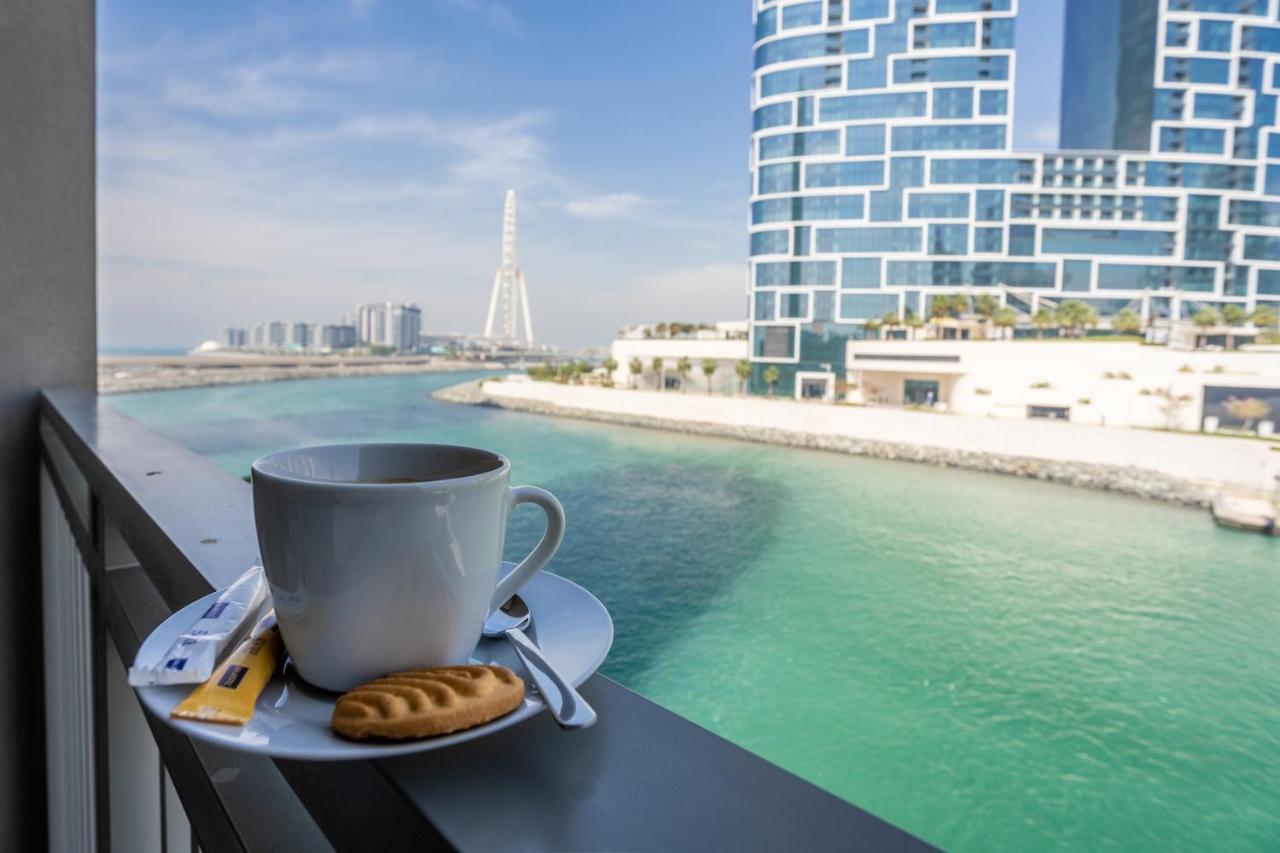 Waves Holiday Home - Waterfront Apartment With Breathtaking Sea Views Dubai Exterior photo