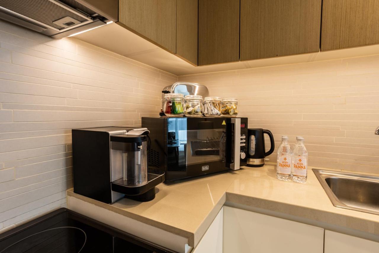 Waves Holiday Home - Waterfront Apartment With Breathtaking Sea Views Dubai Exterior photo