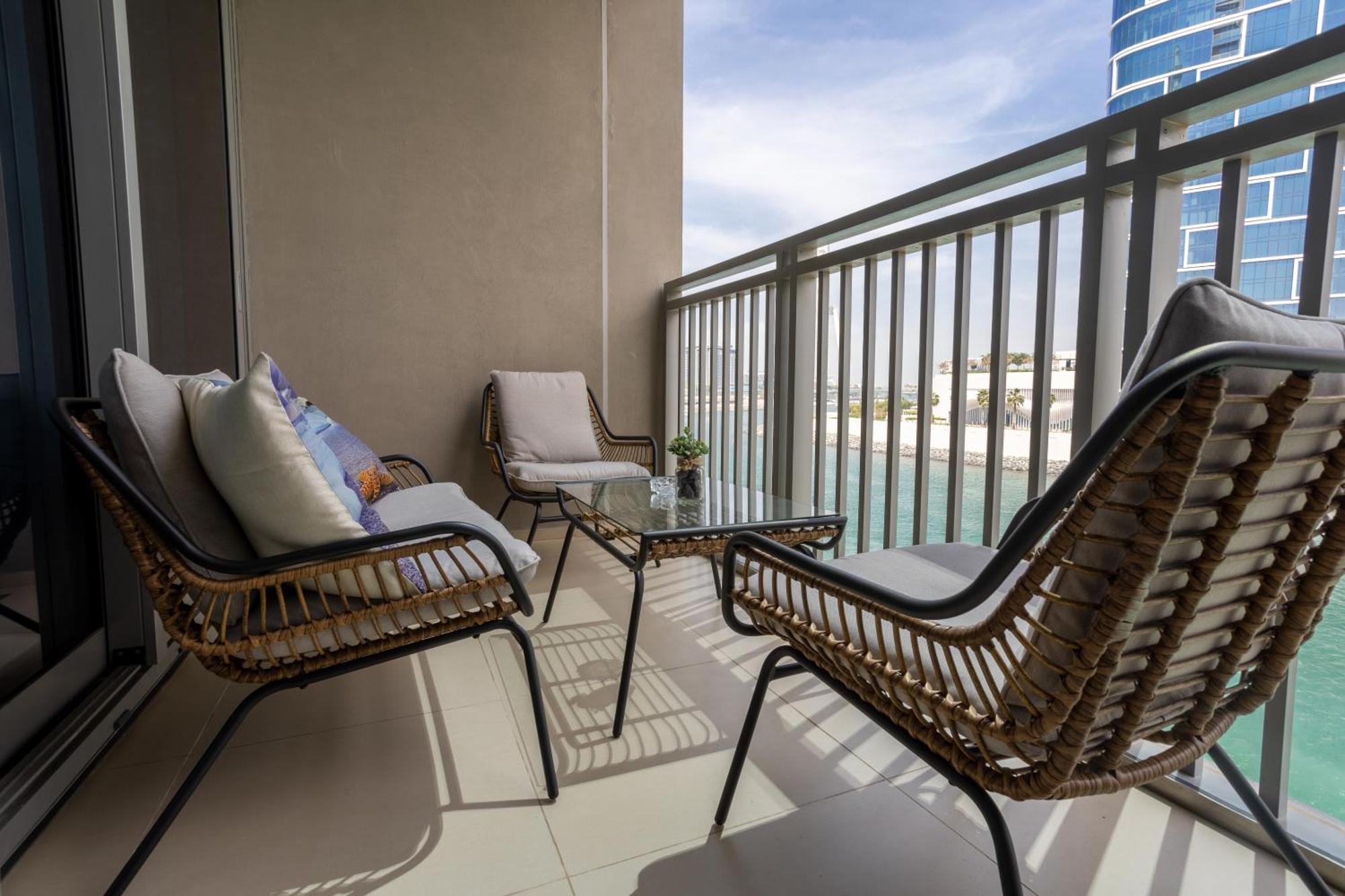Waves Holiday Home - Waterfront Apartment With Breathtaking Sea Views Dubai Exterior photo